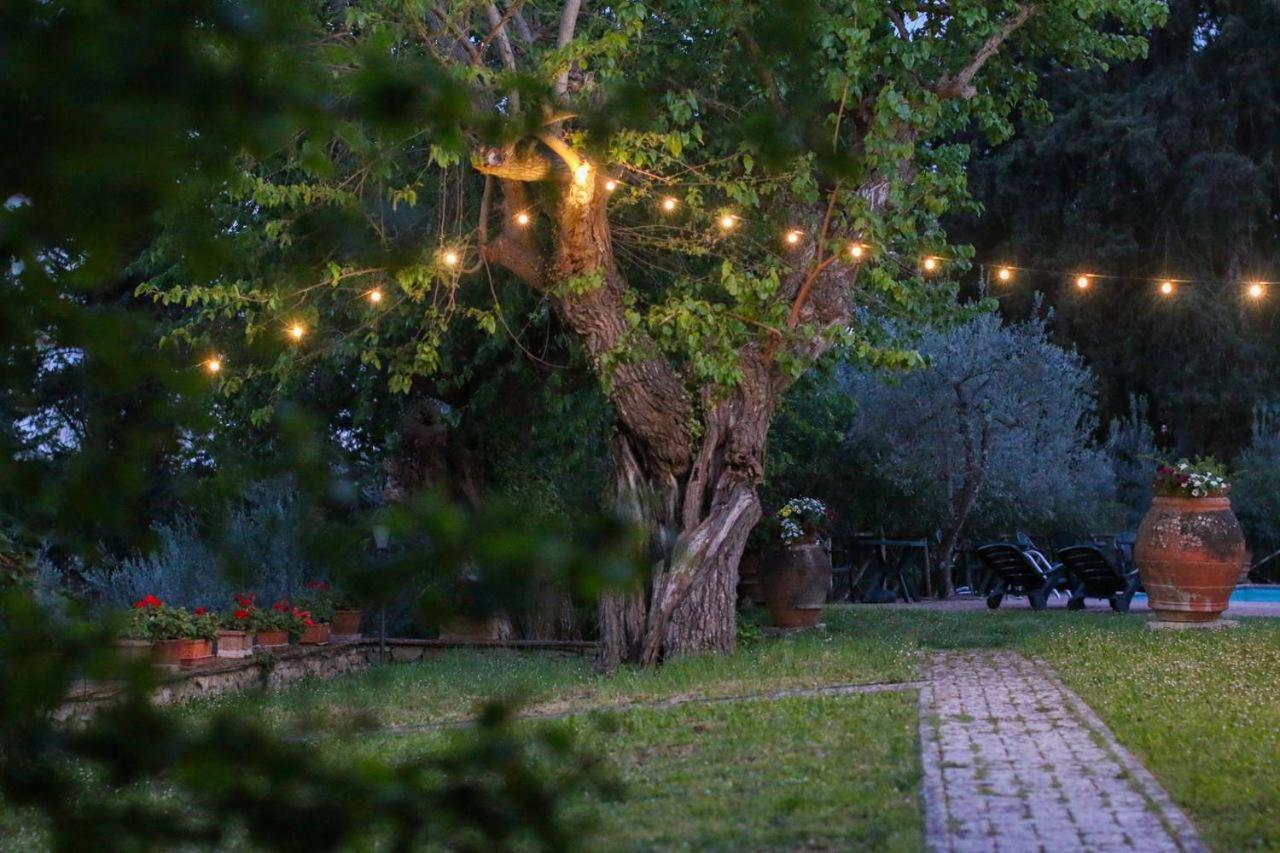 Il Cascino Guest House เกรเว อิน เคียนตี ภายนอก รูปภาพ